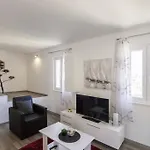 Jurica 아파트